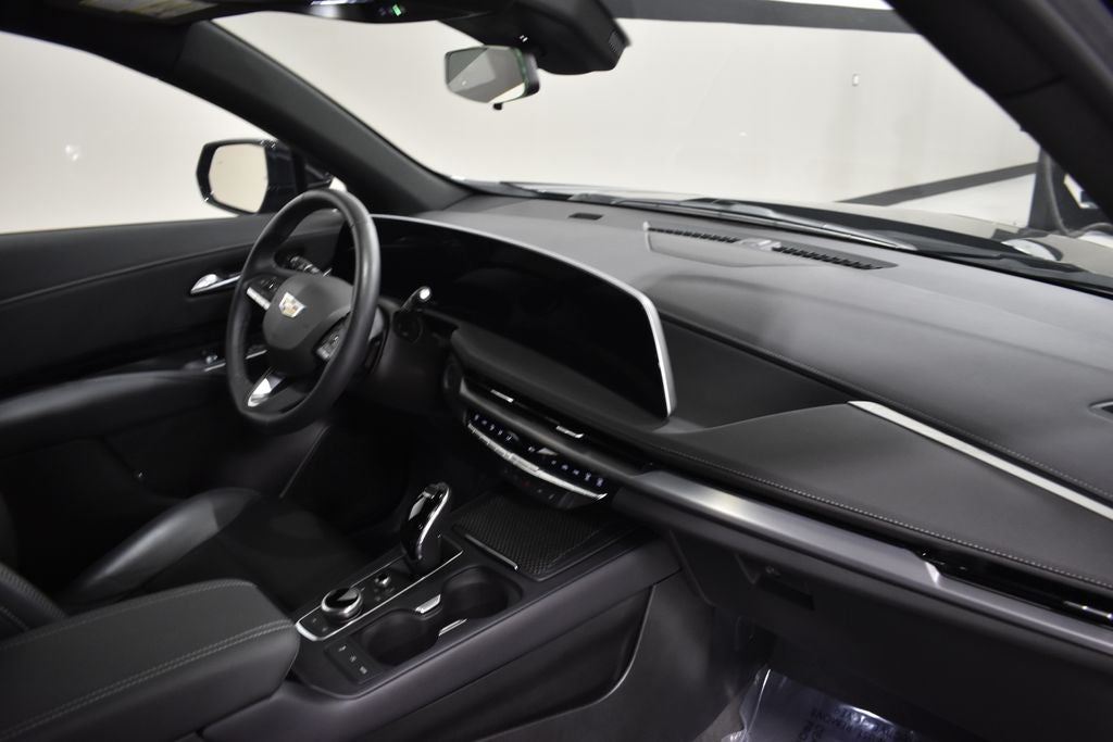 2024 Cadillac XT4 Luxury