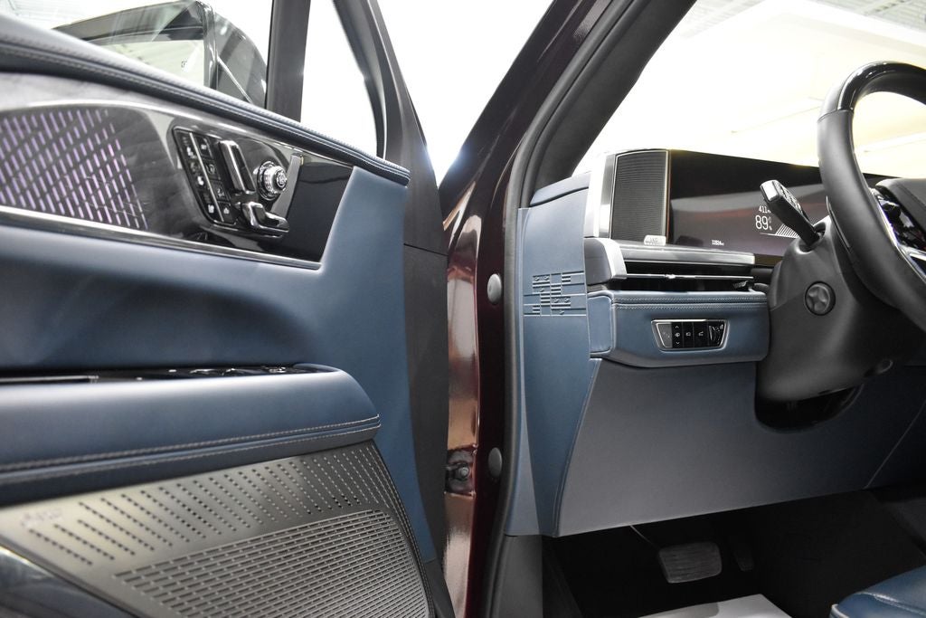 2025 Cadillac ESCALADE IQ Luxury 2