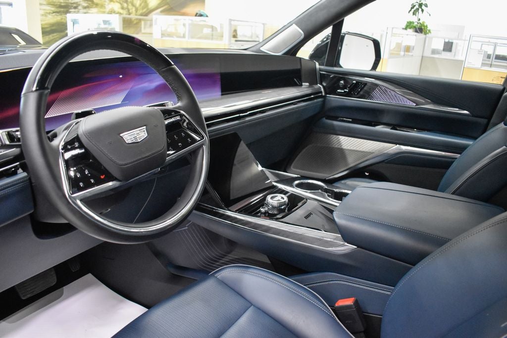 2025 Cadillac ESCALADE IQ Luxury 2