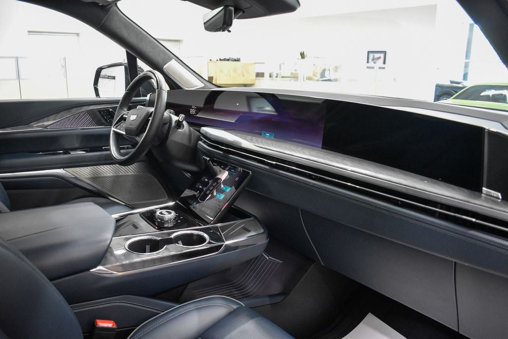 2025 Cadillac ESCALADE IQ Luxury 2