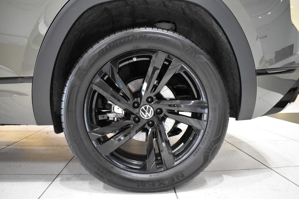 2025 Volkswagen Atlas Cross Sport 2.0T SEL R-Line Black