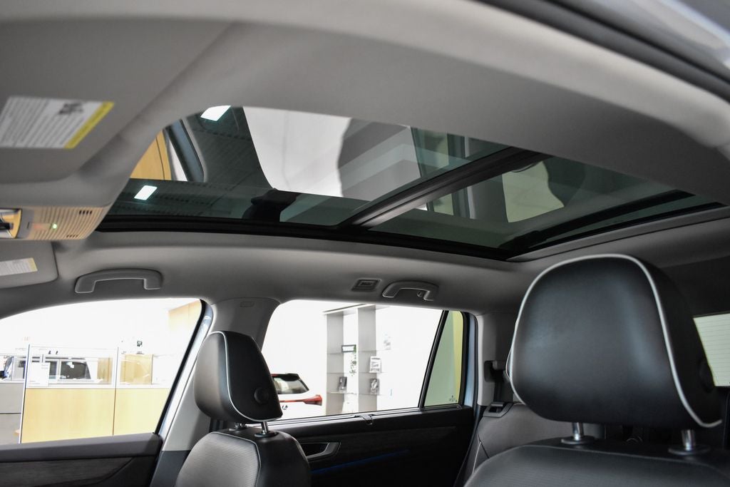 2024 Volkswagen Atlas 2.0T SEL Premium R-Line