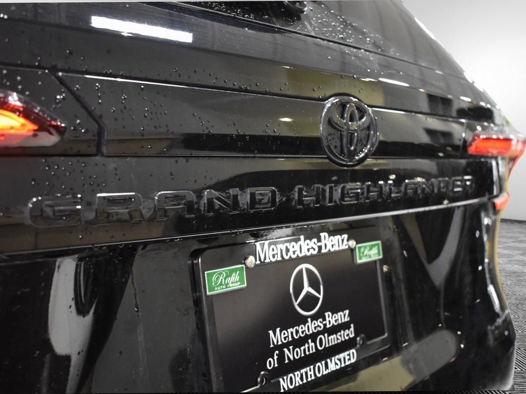 2025 Toyota Grand Highlander Hybrid Hybrid Nightshade Edition