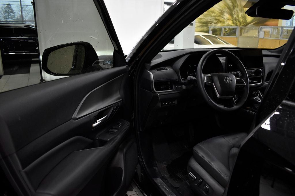 2025 Toyota Grand Highlander Hybrid Hybrid Nightshade Edition