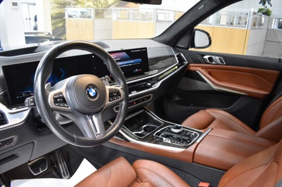 2023 BMW X7 M60i