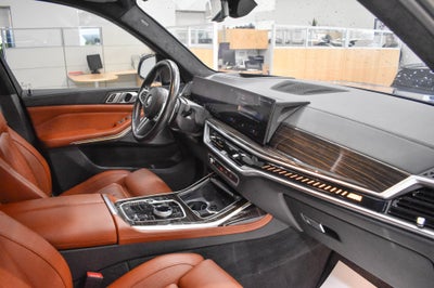 2023 BMW X7 M60i