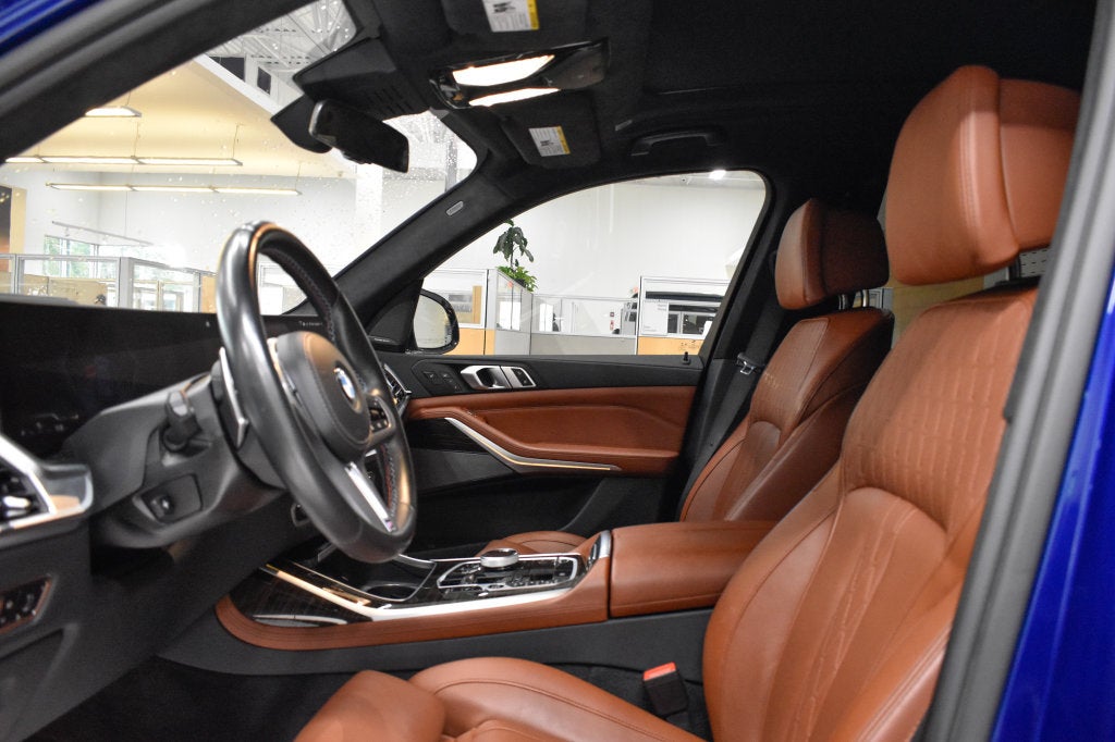 2023 BMW X7 M60i