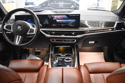 2023 BMW X7 M60i