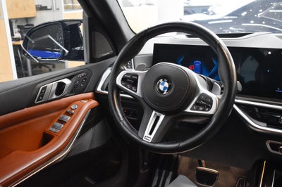 2023 BMW X7 M60i