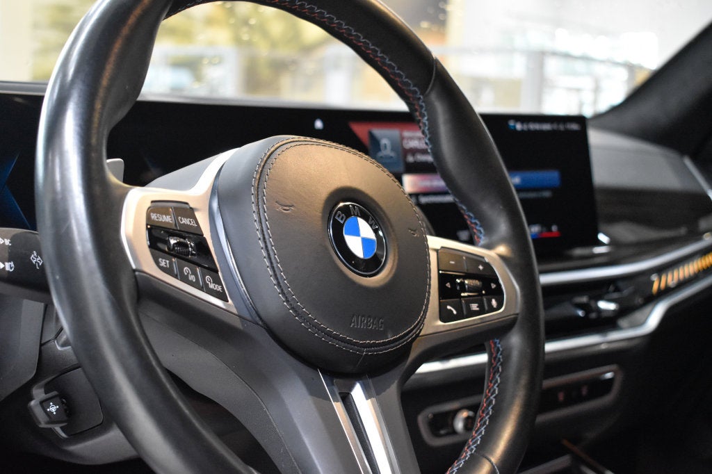 2023 BMW X7 M60i