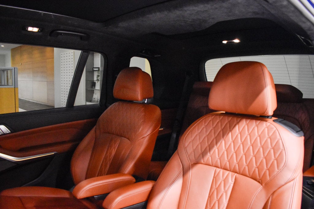 2023 BMW X7 M60i