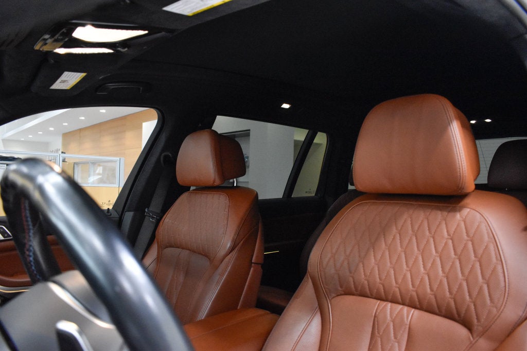 2023 BMW X7 M60i
