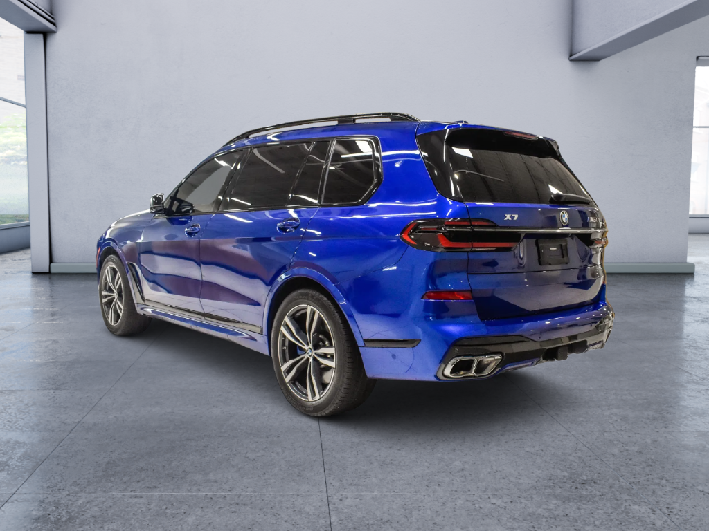 2023 BMW X7 M60i