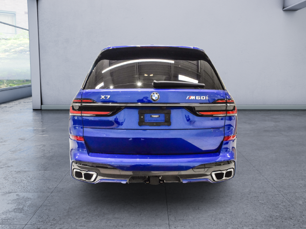 2023 BMW X7 M60i