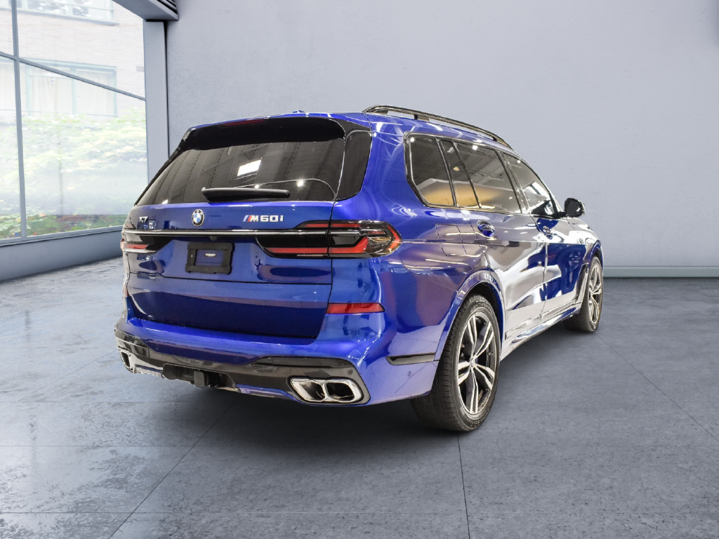 2023 BMW X7 M60i