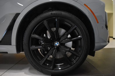 2025 BMW X7 M60i