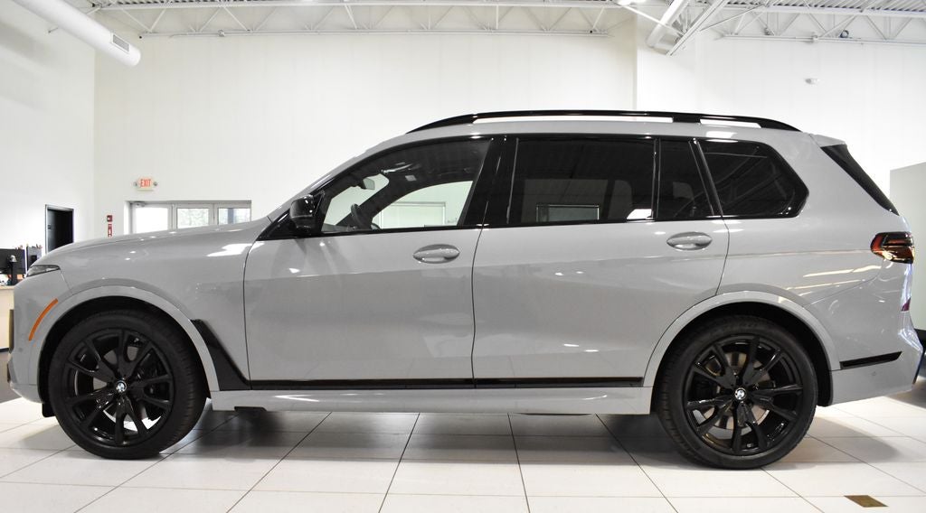 2025 BMW X7 M60i