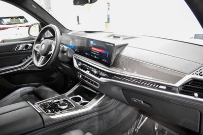 2025 BMW X7 M60i