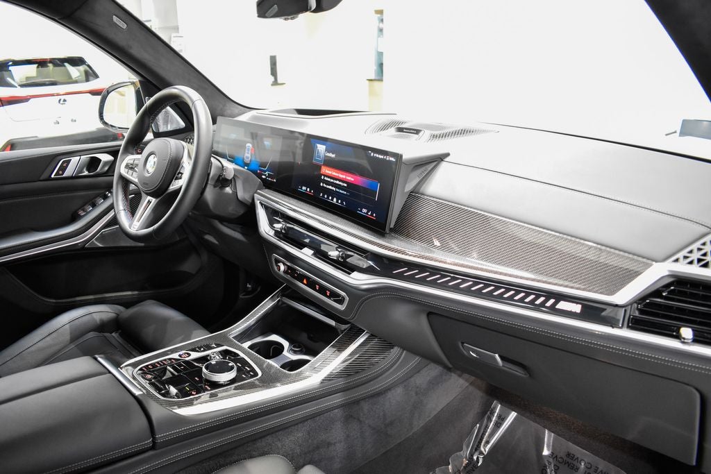 2025 BMW X7 M60i