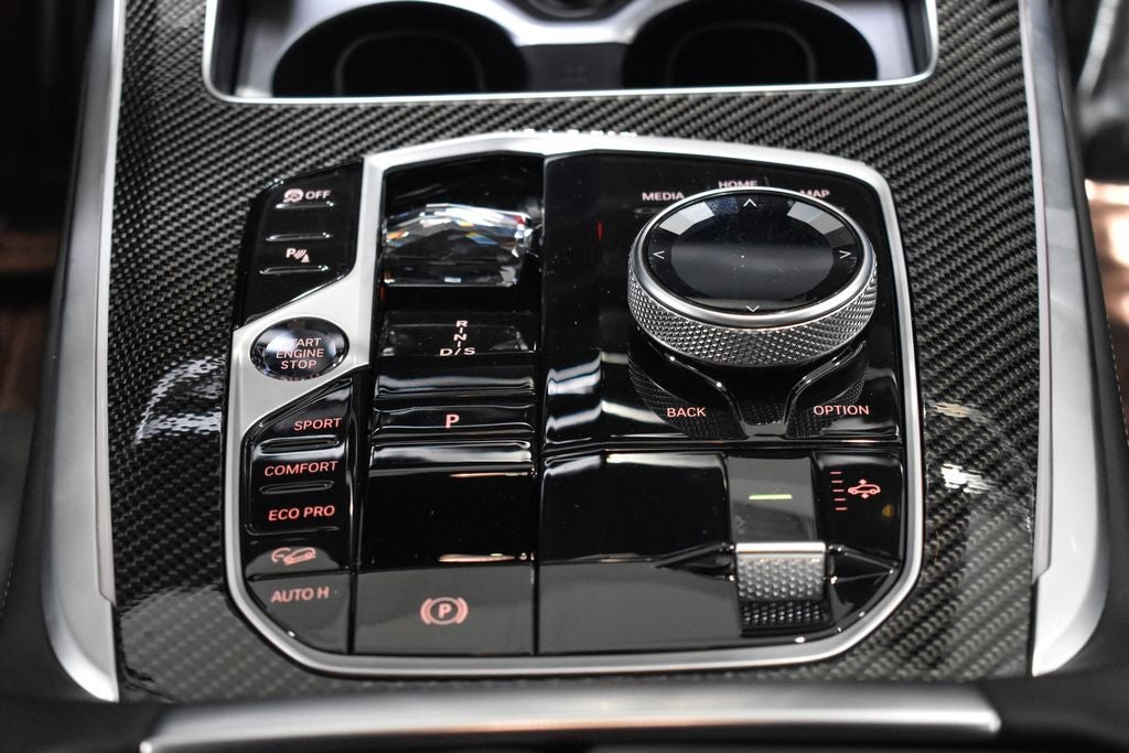 2025 BMW X7 M60i