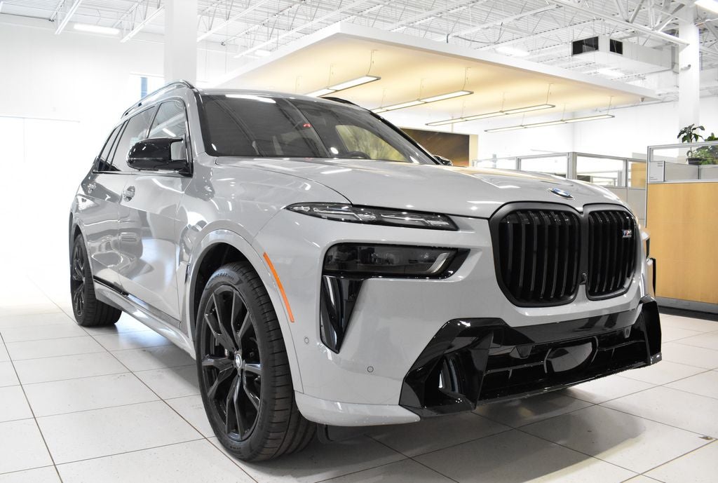 2025 BMW X7 M60i