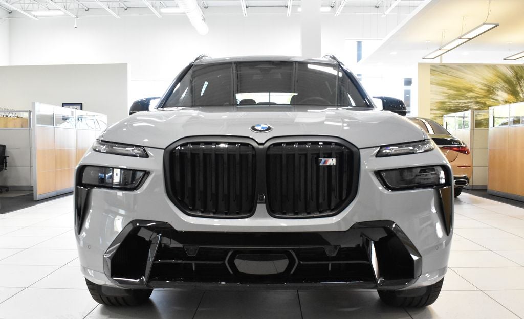 2025 BMW X7 M60i