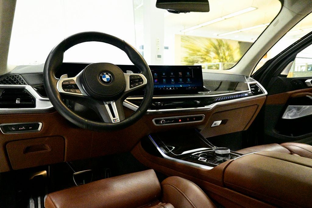 2025 BMW X7 M60i