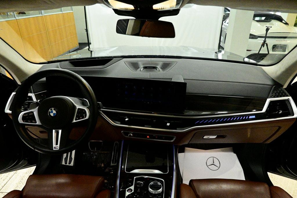 2025 BMW X7 M60i