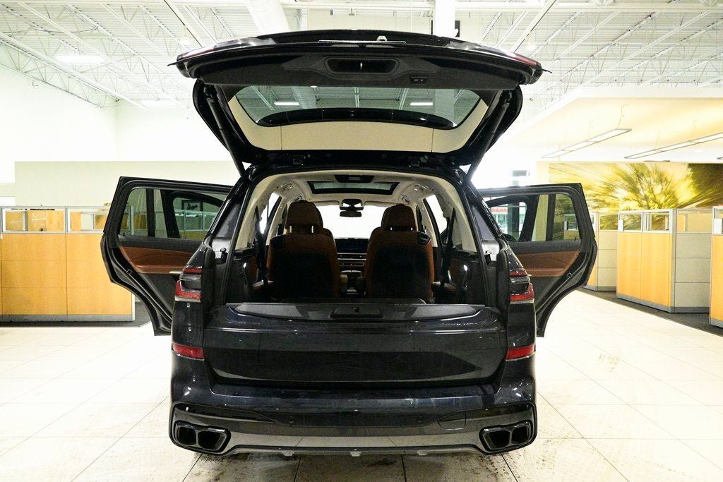 2025 BMW X7 M60i