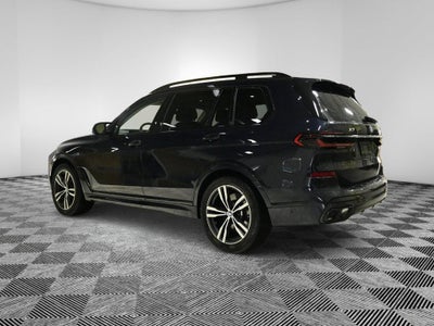 2025 BMW X7 M60i
