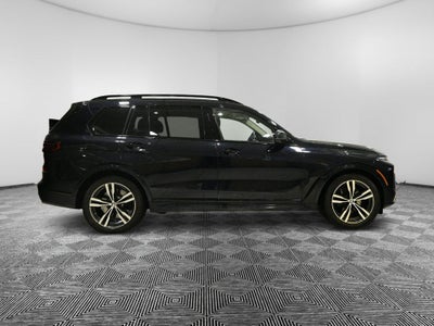 2025 BMW X7 M60i