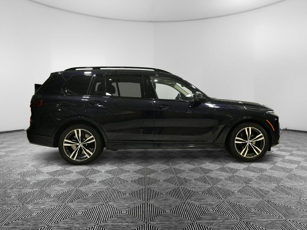 2025 BMW X7 M60i