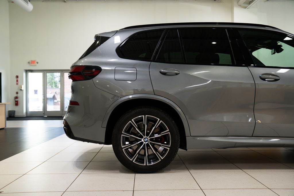 2024 BMW X5 M60i