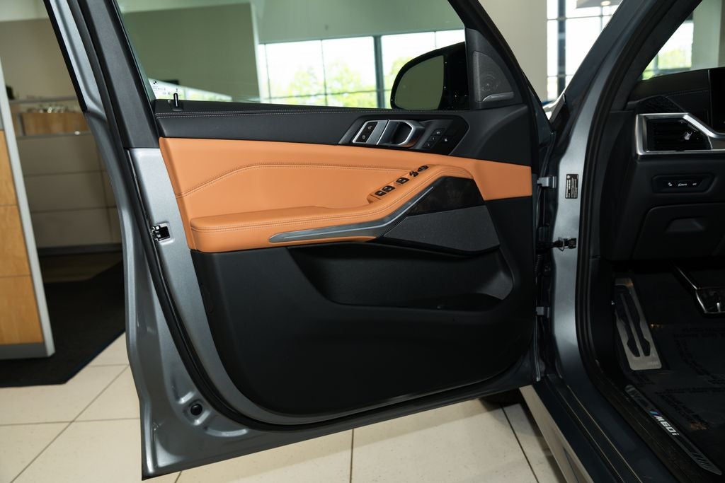 2024 BMW X5 M60i