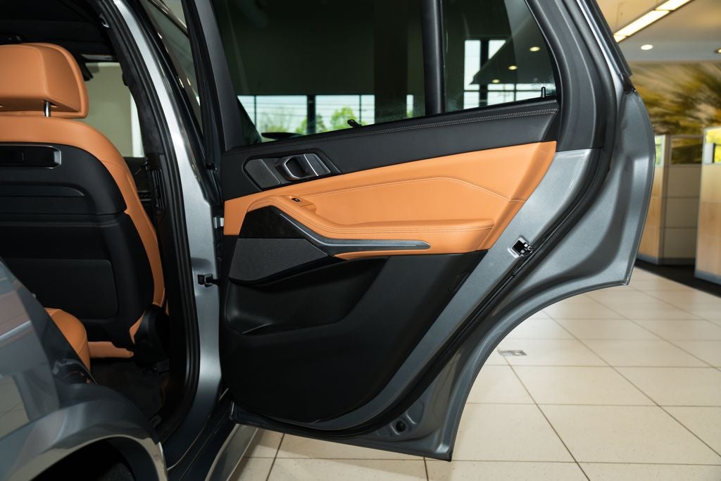 2024 BMW X5 M60i