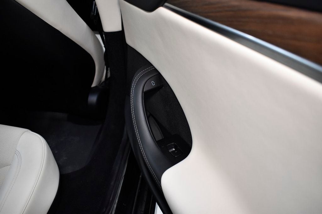 2023 Tesla Model S Base