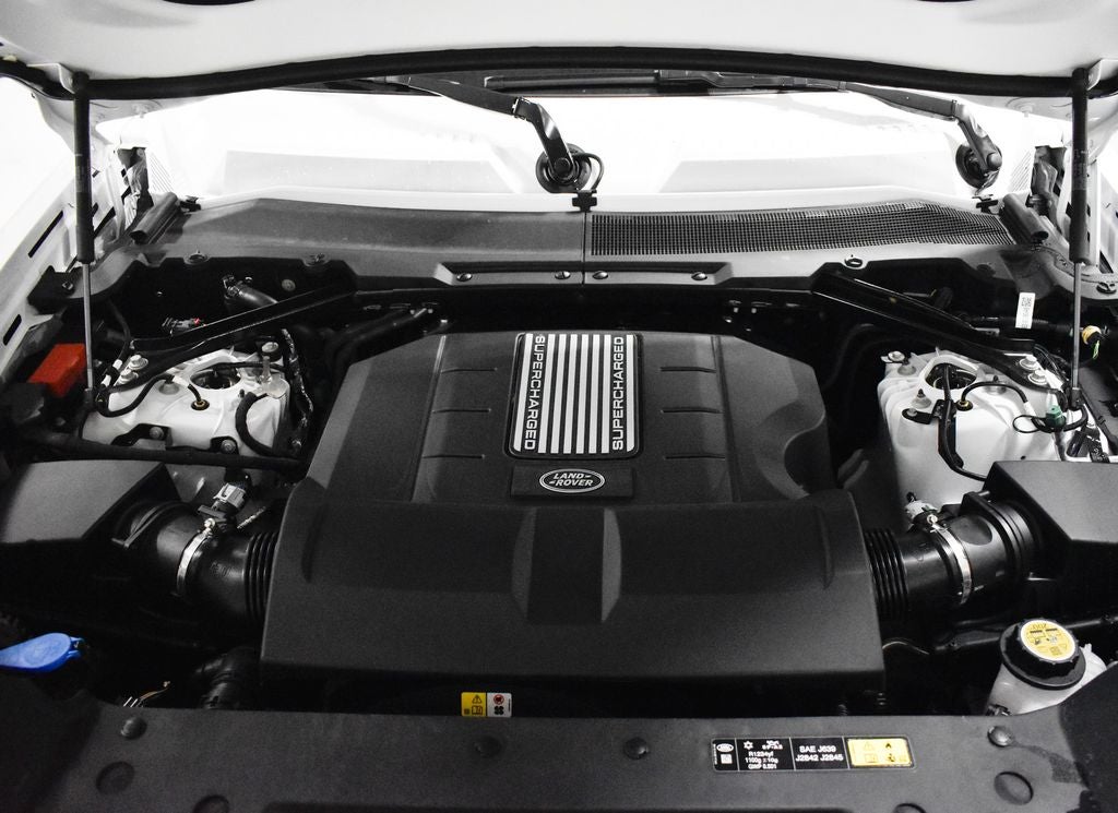 2025 Land Rover Defender 130 V8