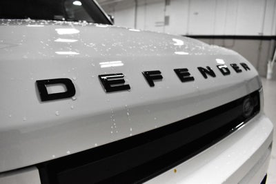 2025 Land Rover Defender 130 V8