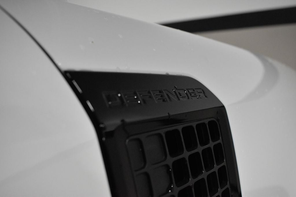 2025 Land Rover Defender 130 V8