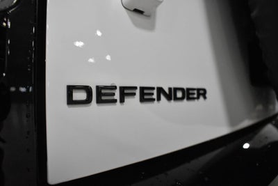 2025 Land Rover Defender 130 V8