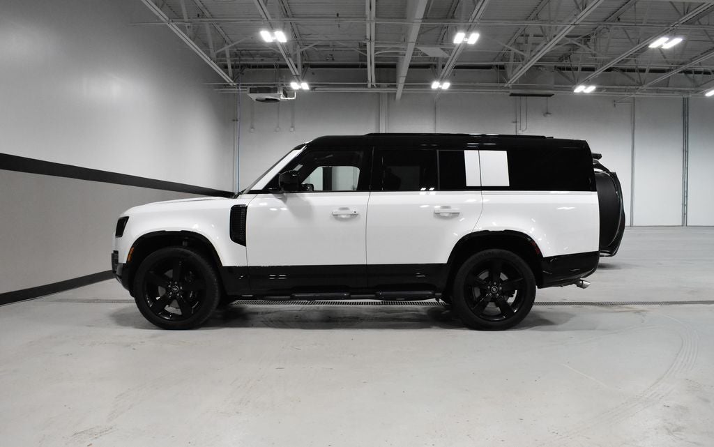 2025 Land Rover Defender 130 V8