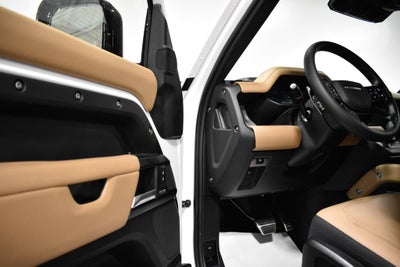 2025 Land Rover Defender 130 V8