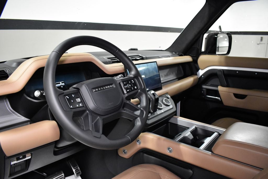 2025 Land Rover Defender 130 V8