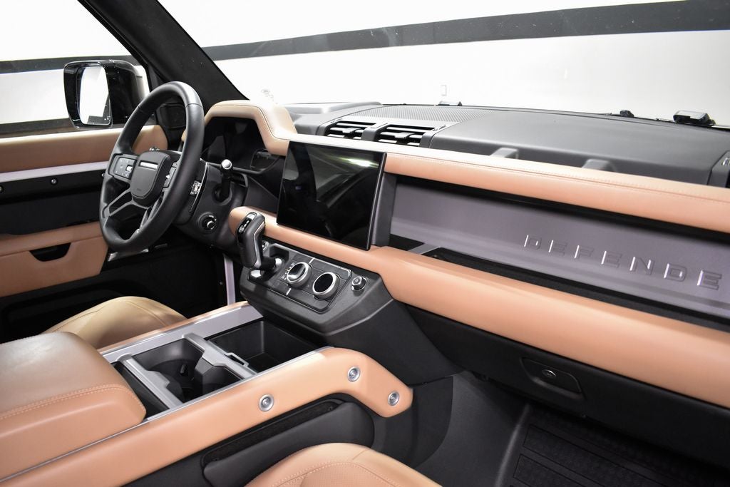 2025 Land Rover Defender 130 V8