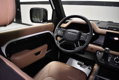 2025 Land Rover Defender 130 V8