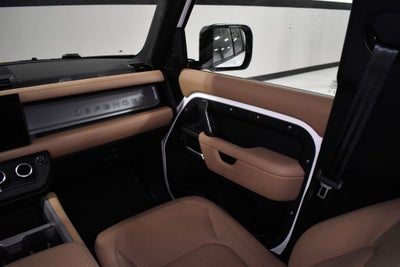 2025 Land Rover Defender 130 V8