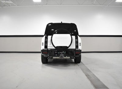 2025 Land Rover Defender 130 V8
