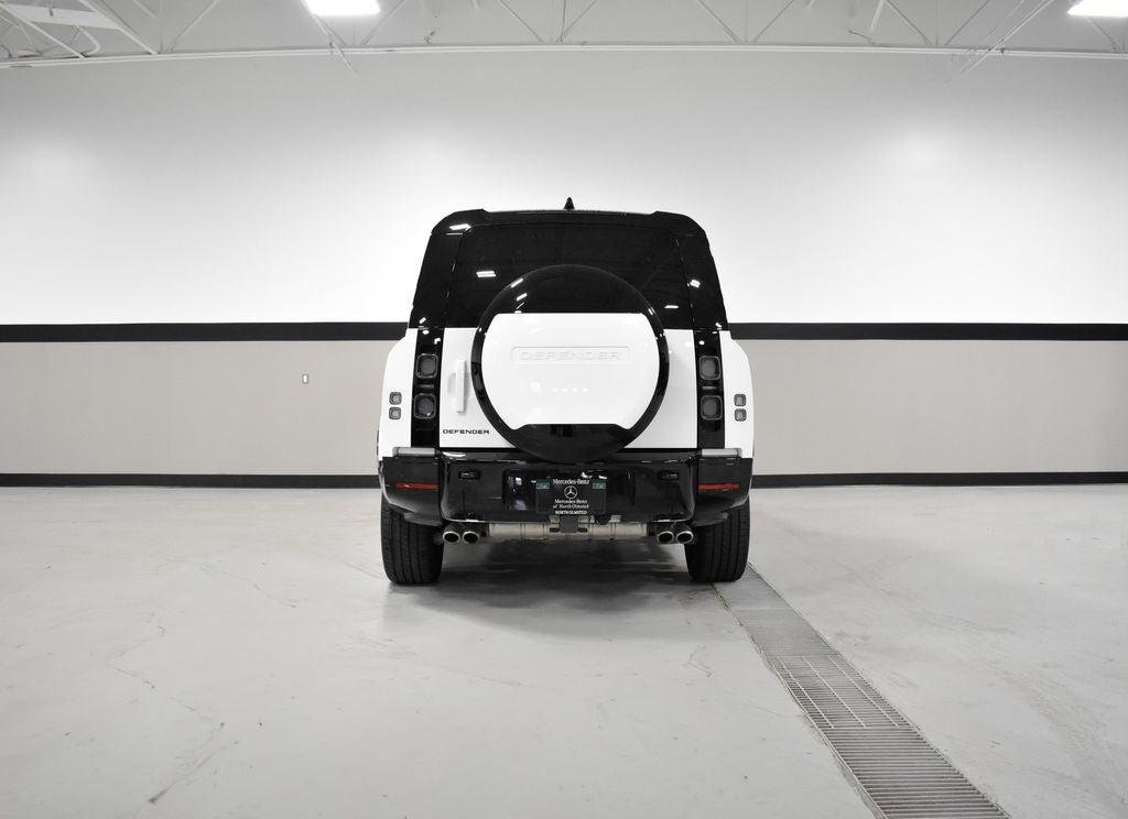 2025 Land Rover Defender 130 V8