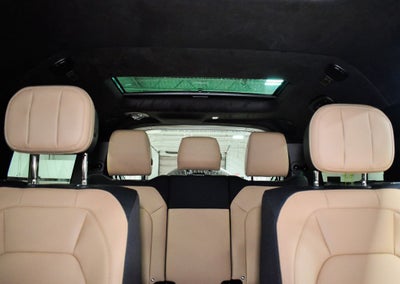2025 Land Rover Defender 130 V8