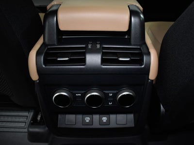 2025 Land Rover Defender 130 V8
